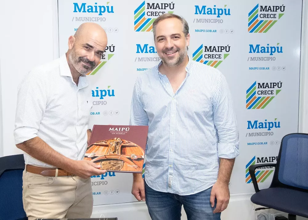 Maipu Crece entre Viñas y letras Sacheri 2