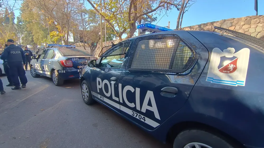 policia de Mendoza 1