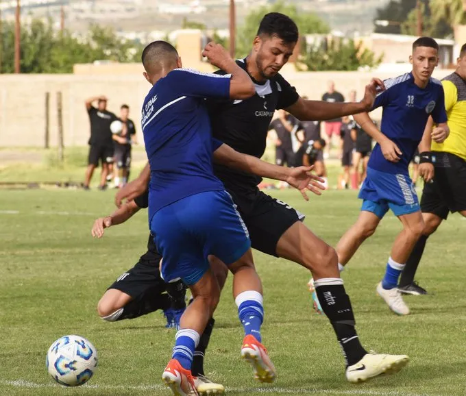Godoy Cruz, Gimnasia, Amistoso en Coquimbito