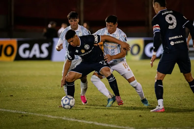 Independiente Rivadavia, Atlético Tucumán, foto Copa Argentina