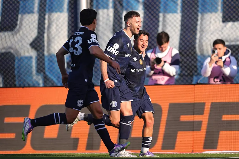 Independiente Rivadavia, Estudiantes de Rio Cuarto