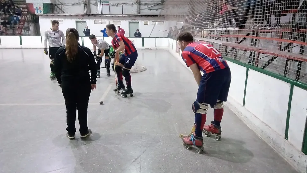 Hockey sobre   patines, Banco y Casa de Italia a la final