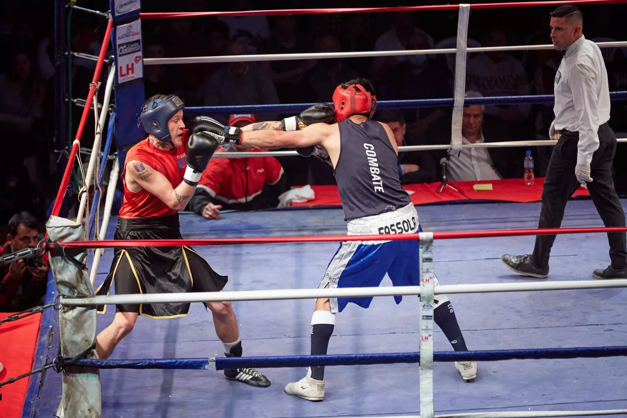 Las Heras, Guantes de Oro