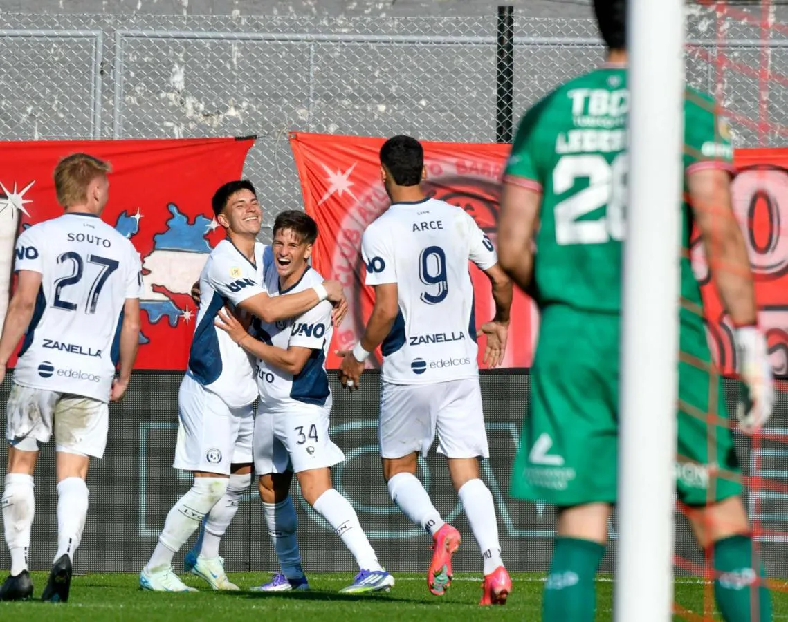 Independiente Rivadavia, Barracas Central, estadio Claudio Tapia