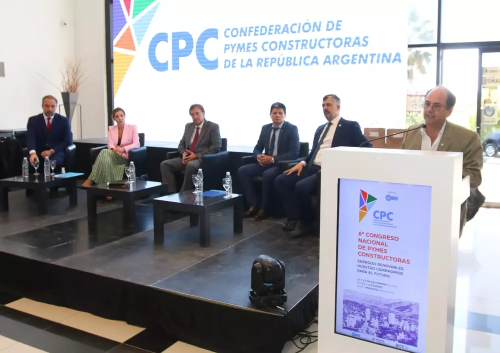 Matías Stevanato, Flavia Royón, Rodolfo Suarez, el presidente de CAME Alfredo González, Gerardo Fernández y Dalmiro Barbeito 