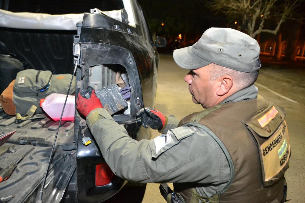 una_pareja_fue_detenida_cuando_viajaba_con_mas_de_57_kilos_de_cocaina