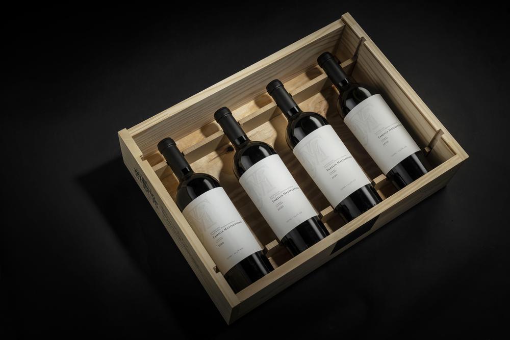 CAJA DE MADERA_ 4 FAMILIA MASTRANTONIO CABERNET SAUVIGNON