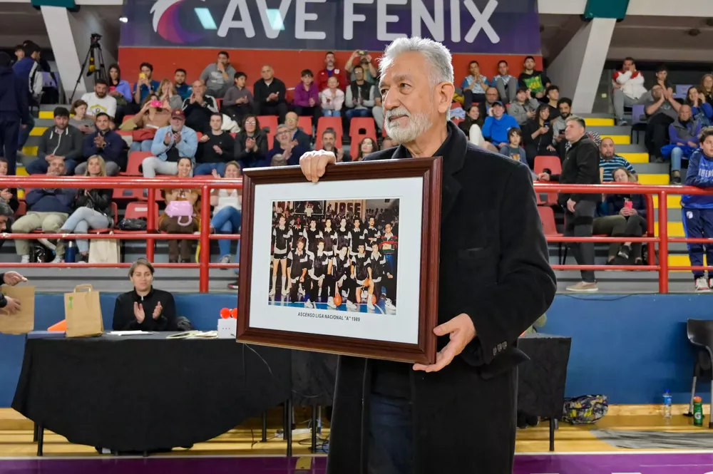 Basquet, distinción al Gobernador de San Luis