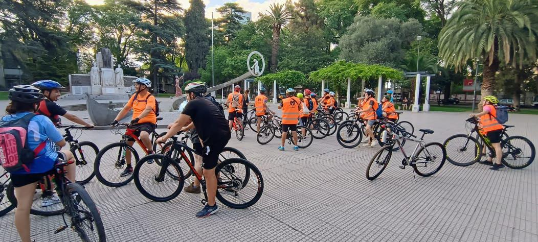bicitour nocturno ciudad