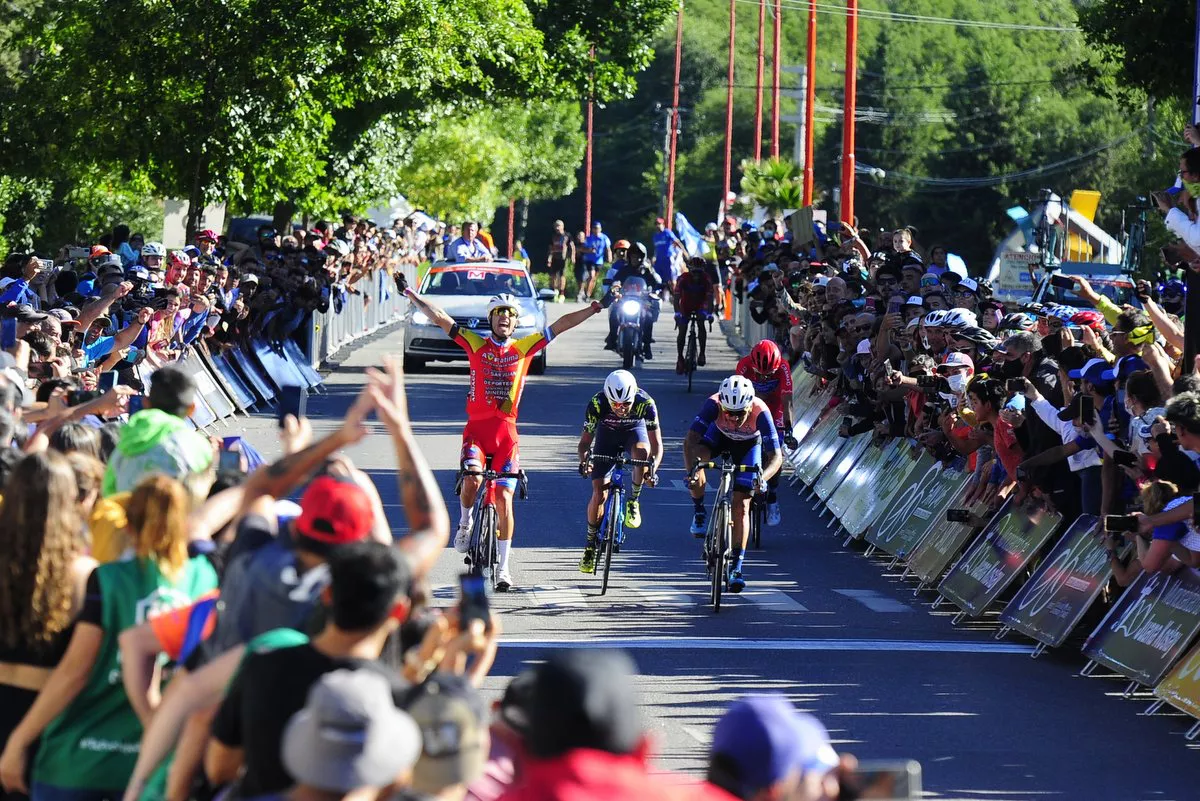 Ciclismo, Vuelta del Porvenir, Nico Tivani malla líder