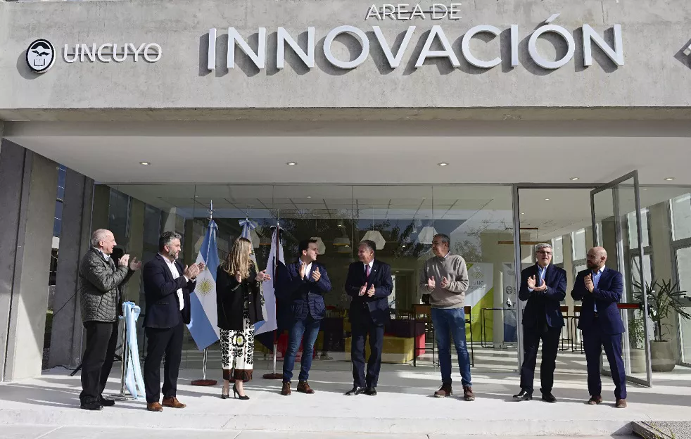 Inauguración Área de Innovación UNCuyo Parque TIC garcia zalazar y autoridades ok