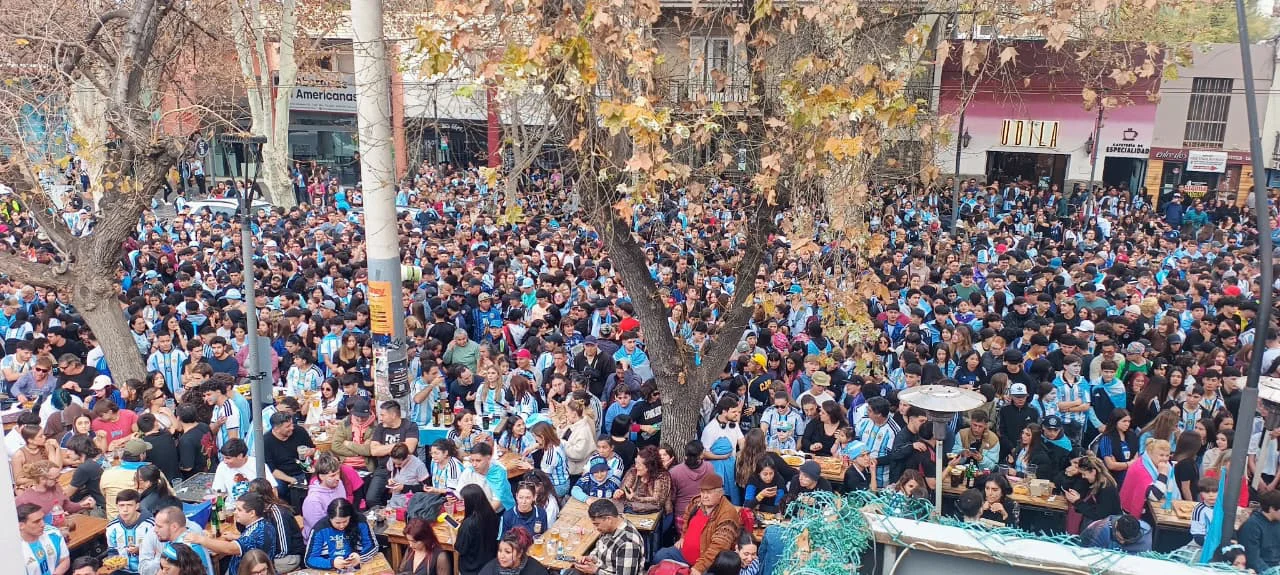 Mendoza festejos Argentina - Inglaterra